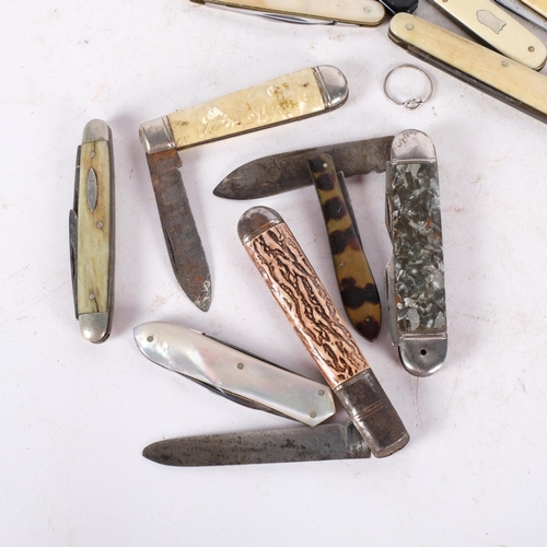 763 - A large quantity of various penknives, various mother-of-pearl, metallic etc