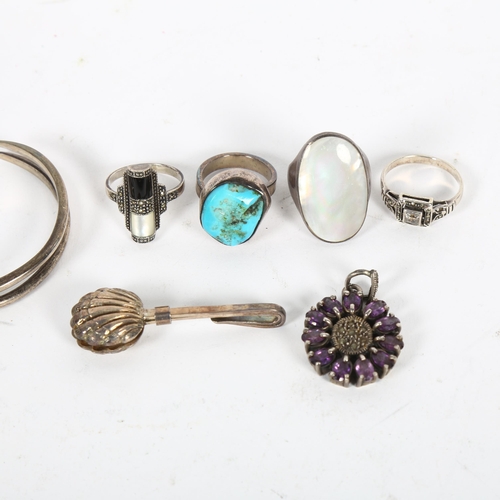 892 - A group of various silver jewellery, including a turquoise set ring, an opal set ring, bangle, penda... 