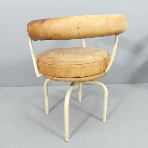 199 - CHARLOTTE PERRIAND - an early Siege Tournant LC7 swivel chair in leather and painted steel, in well ... 