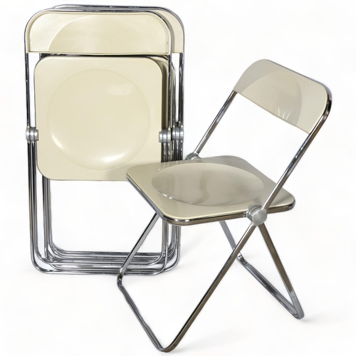 147 - GIANCARLO PIRETTI for Anonima Castelli, Italy, 4 1967 designed folding Pila chairs, beige plastic in... 