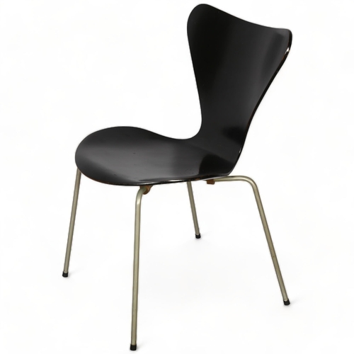 188 - ARNE JACOBSEN, an early series 7 chair by Fritz Hansen, stamped FH Denmark to the metal cap under th... 