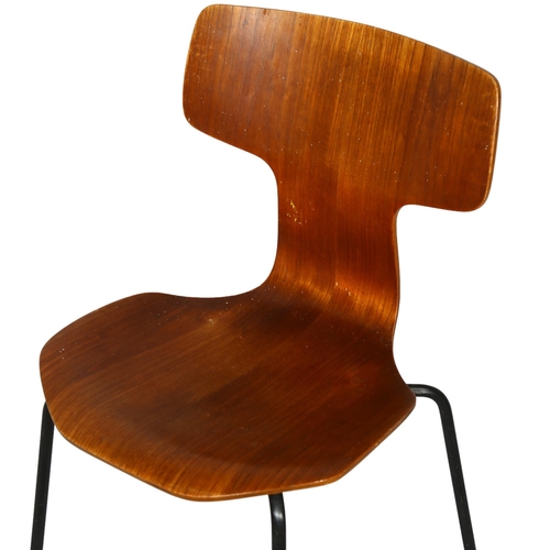 189 - ARNE JACOBSEN, a rare first edition Fritz Hansen hammer chair in bent ply with ribbed plastic coated... 