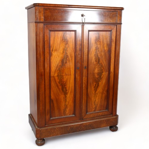 2143 - A Victorian mahogany tallboy with single drawer and cabinet, height 147cm, 102 x 47cm