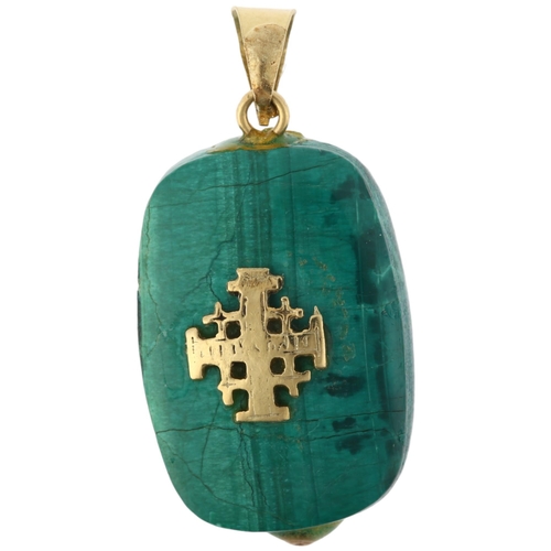 1144 - A 14ct gold mounted malachite Jerusalem cross drop pendant, 27.2mm, 4.1g