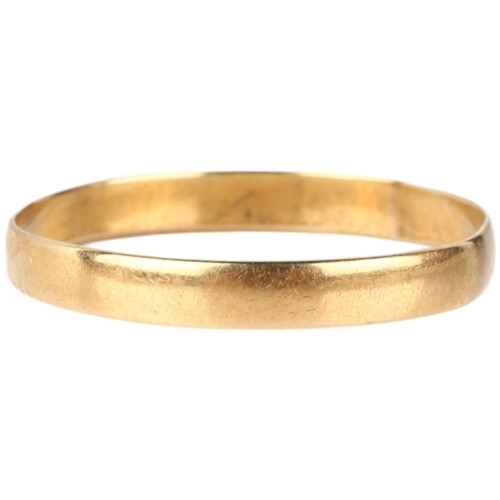 1151 - An early 20th century 22ct gold wedding band ring, Birmingham 1925, band width 2.8mm, size T, 1.4g