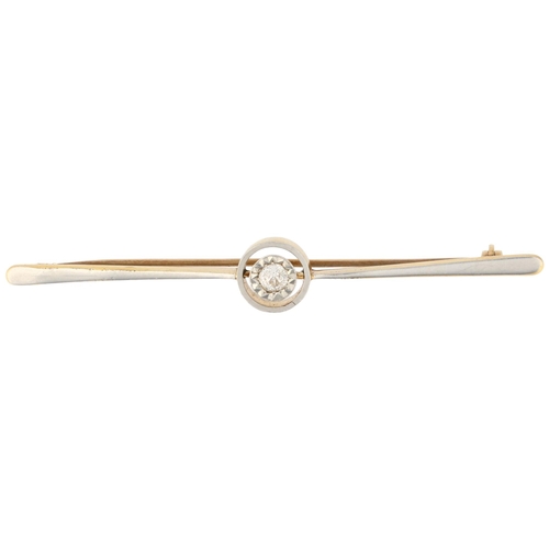 1192 - An Art Deco 18ct gold 0.15ct solitaire diamond bar brooch, illusion set with old European-cut diamon... 