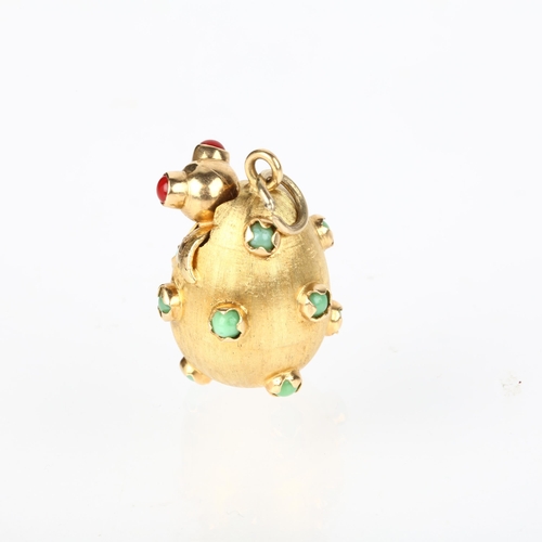 1437 - A Continental novelty gem set chick and egg pendant/charm, apparently unmarked, 31.6mm, 6.5g