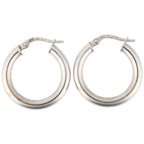 1289 - A pair of 9ct white gold hoop earrings, with French lock fittings, 20.6mm, 1.2g