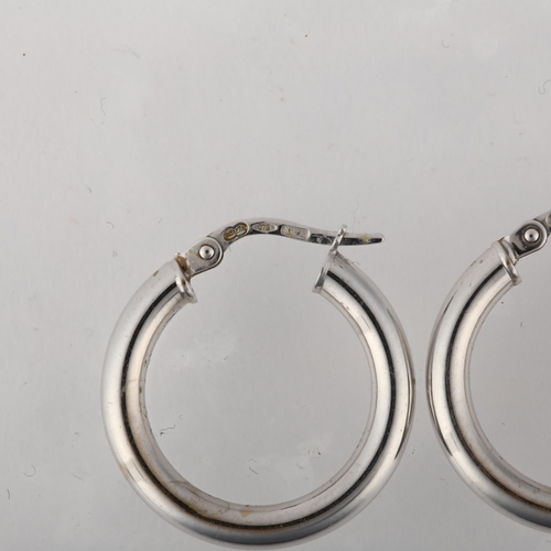 1289 - A pair of 9ct white gold hoop earrings, with French lock fittings, 20.6mm, 1.2g