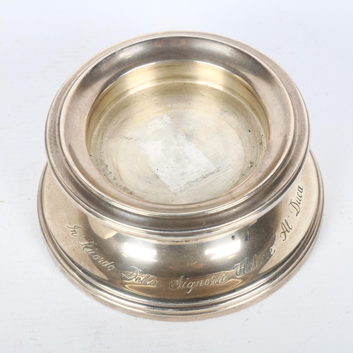 1481 - An Elizabeth II silver filled table candle holder, WI Broadway & Co, fits an 8cm candle, height 6cm