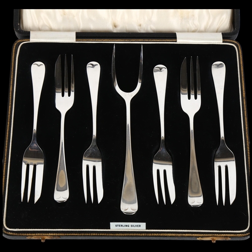 1491 - A cased set of George V silver pastry forks, maker AP & Co, Birmingham 1935, 12.5cm, 3.6oz total