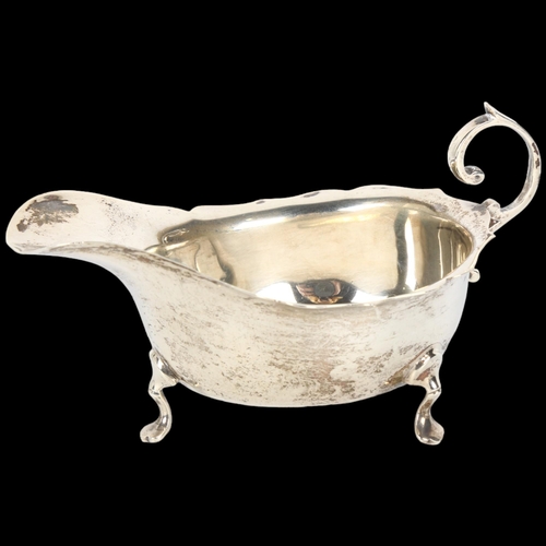 1495 - A small George V silver sauce boat, Barker Brothers, Chester 1915, 12cm, 2.3oz