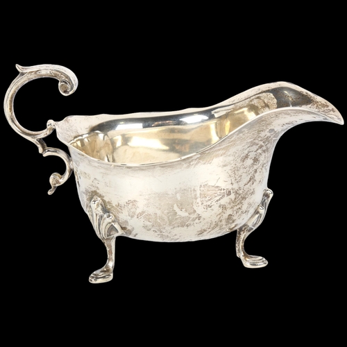 1496 - A George V silver sauce boat, James Dixon & Sons, Sheffield 1926, length 15.5cm, 6.7oz