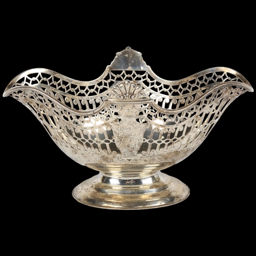 1506 - A George V silver table centre pedestal fruit bowl, William Hutton & Sons Ltd, London 1910, 24cm x 1... 