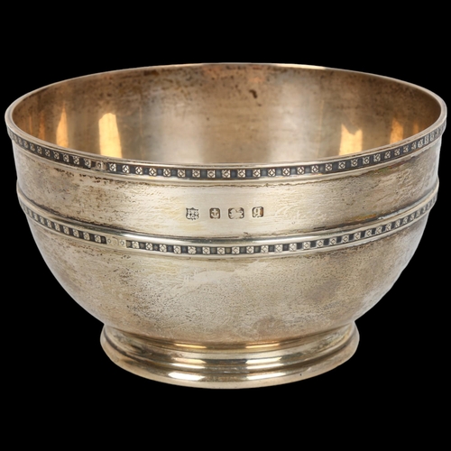 1520 - A George V silver bowl, SW Smith & Co, Birmingham 1915, diameter 11.5cm, 6.7oz