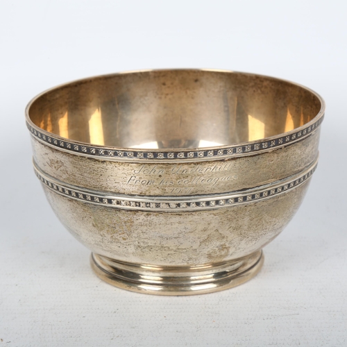 1520 - A George V silver bowl, SW Smith & Co, Birmingham 1915, diameter 11.5cm, 6.7oz