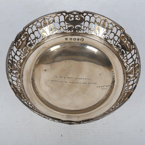 1521 - An Elizabeth II silver bon bon dish, Poston Products Ltd, Coronation hallmark Sheffield 1953, diamet... 