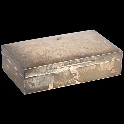 1542 - A large George V silver-mounted cigar box, Goldsmiths & Silversmiths Co Ltd, London 1910, 23cm x 13.... 