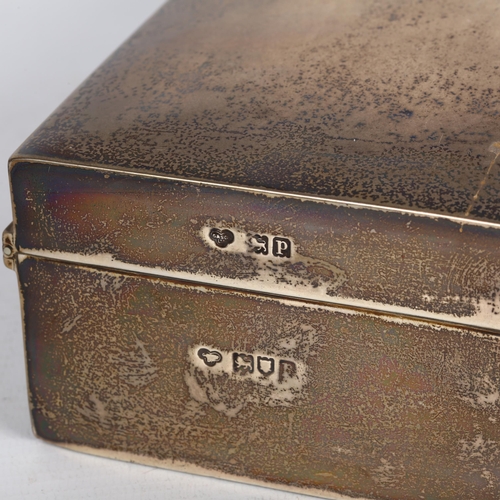 1542 - A large George V silver-mounted cigar box, Goldsmiths & Silversmiths Co Ltd, London 1910, 23cm x 13.... 