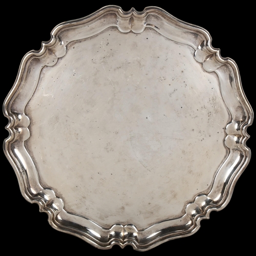 1544 - A large George V circular silver salver, Atkin Brothers, Sheffield 1931, with scalloped rim, 36cm, 3... 