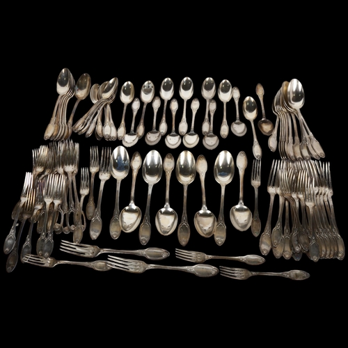 1547 - A fine quality French 950 silver flatware set for 24 people, early 20th century, comprising dinner f... 