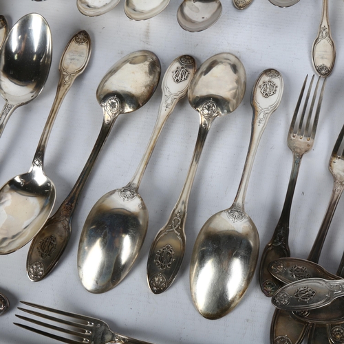 1547 - A fine quality French 950 silver flatware set for 24 people, early 20th century, comprising dinner f... 