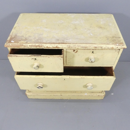 2160 - A Victorian painted pine chest of two short and two long drawers. 91x86x50cm.