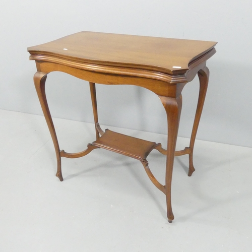 2243 - A reproduction mahogany fold-over card table. 71x74x43cm.