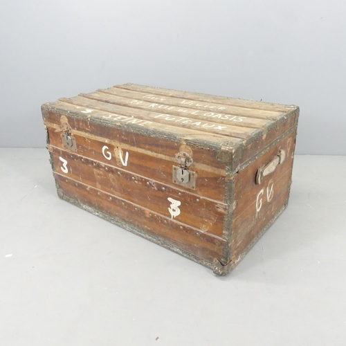 2552 - A metal-bound camphorwood trunk. 94x51x62cm.