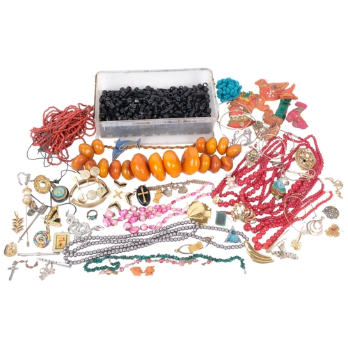 1002 - Various jewellery, including large single-strand copal resin bead necklace, loose beads, etc