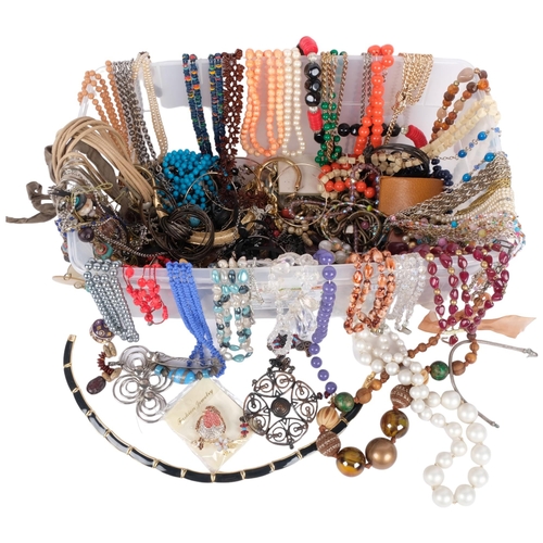 1011 - A quantity of costume jewellery, including Art Deco style paste earrings, pearl necklaces, bracelets... 