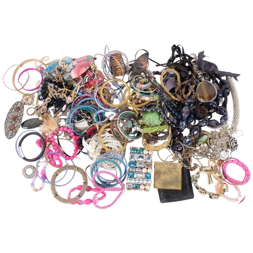 1076 - 3 bags of mixed modern costume jewellery