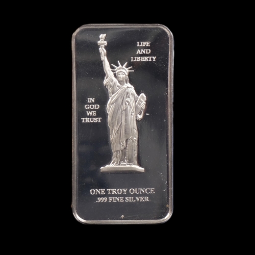 1091 - A New Millennium Group one troy ounce .999 fine silver proof ingot, Franklin Mint, serial no. 071726... 