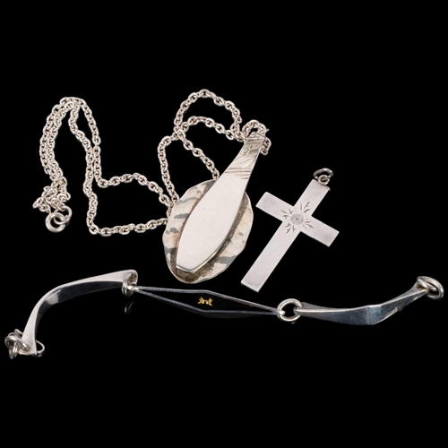 1093 - A modern sterling silver and black enamel panel bracelet, silver cross pendant necklace, etc