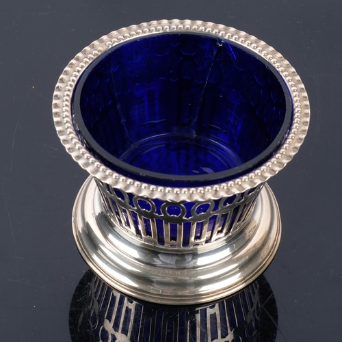 1111 - An Edwardian silver sugar bowl, Charles Boyton III, London 1901, circular form with pierced gallery ... 