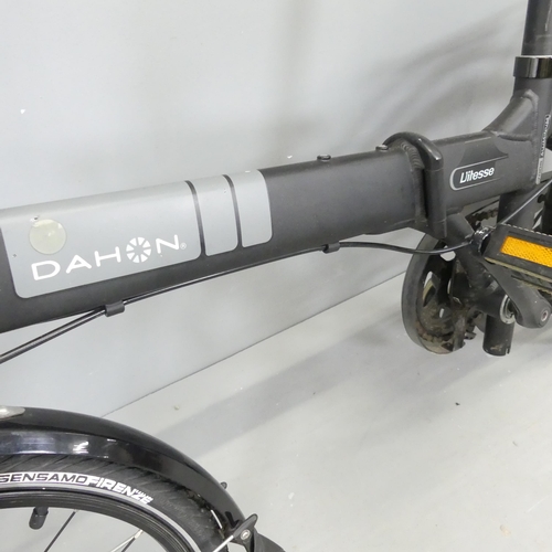 2607 - A Dahon Vitesse five speed folding bicycle.