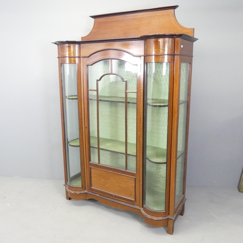 2657 - An Edwardian mahogany and satinwood strung double bow-front display cabinet, with inlaid decoration,... 