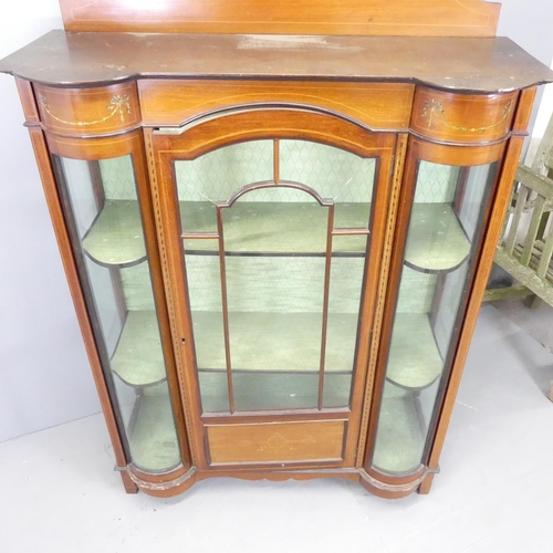 2657 - An Edwardian mahogany and satinwood strung double bow-front display cabinet, with inlaid decoration,... 