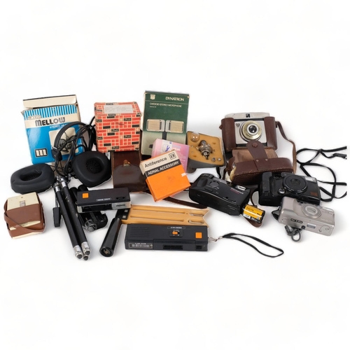 230 - A quantity of various Vintage cameras and associated equipment, various cameras, lenses and flashes,... 