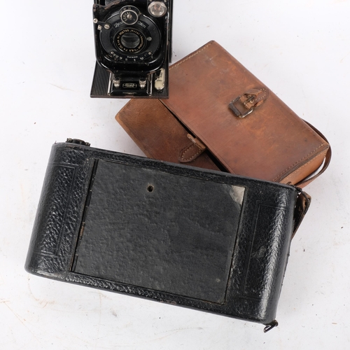 246 - A Zeiss Ikon Contessa Nettel Onito Vintage folding camera, with associated carry case, etc