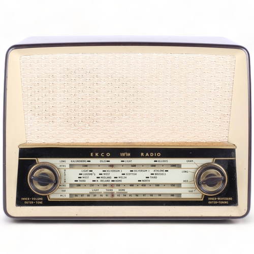 248 - An Ekco U319 mid-century Bakelite radio