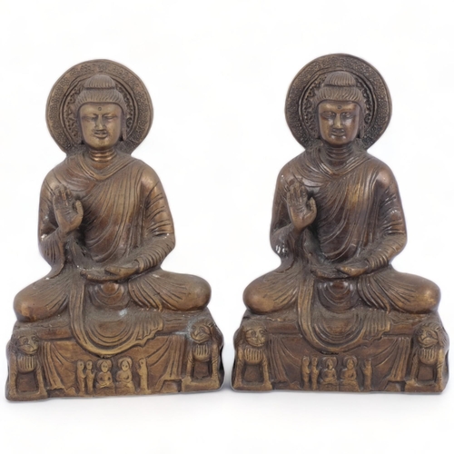 390 - 2 similar cast-bronze Buddhas, H19cm