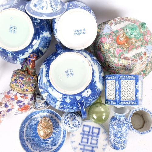 571 - A quantity of modern Chinese ceramic items, including a porcelain Imari floral rabbit, a pair of blu... 