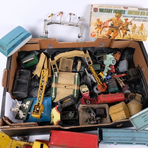 622 - A quantity of various Vintage tinplate and plastic toy vehicles and other accessories, including Din... 