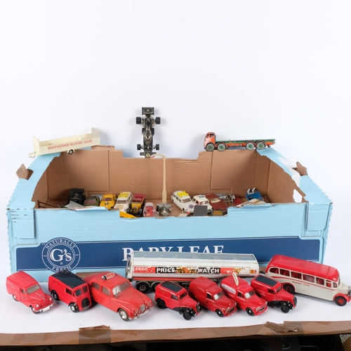 623 - A group of various Corgi, Dinky and other diecast vehicles