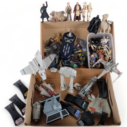 639 - STAR WARS - a quantity of Vintage and modern Star Wars action figures, toys and accessories, includi... 