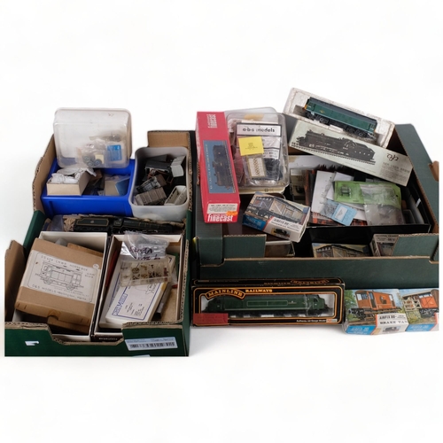 653 - A large quantity of OO gauge locomotives, carriages, goods wagons and associated accessories (2 boxf... 