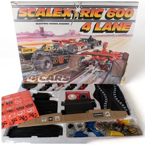 654 - SCALEXTRIC - a Scalextric 600 electric model racing lane kit, appears complete and with original box... 