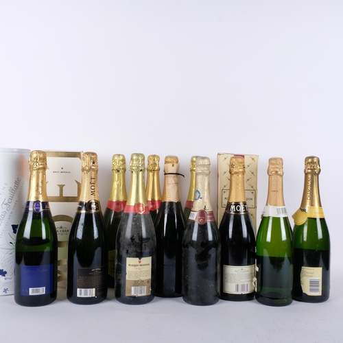 677 - 11 bottles of Champagne and other sparkling wine, including Moet