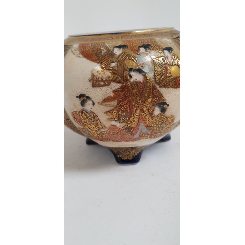 533 - A Japanese ceramic censer of lobed form, with painted and gilded panels, and gilded blue cover, H18c... 